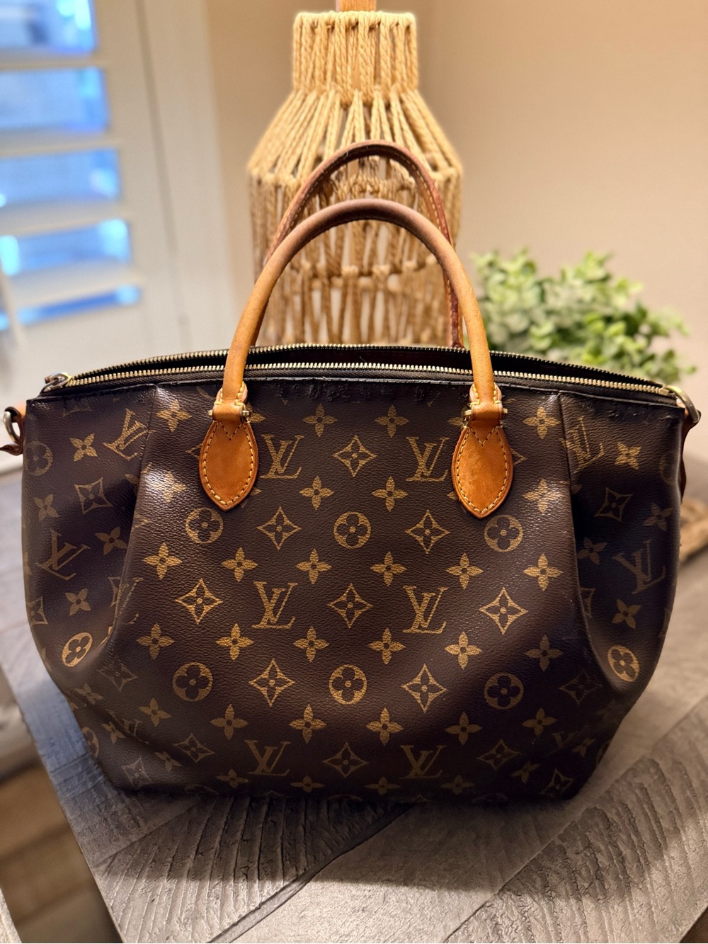 Louis Vuitton Monogram Canvas Turenne handbag - Picture 2 of 16